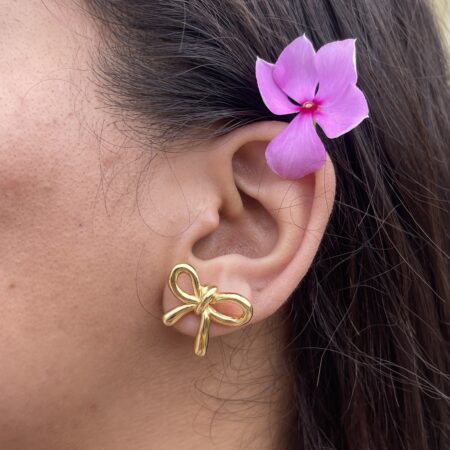 Bow earring