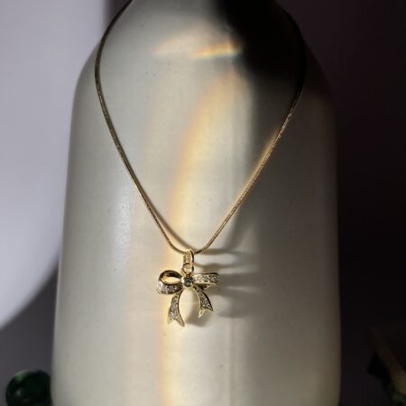 Bow pendant